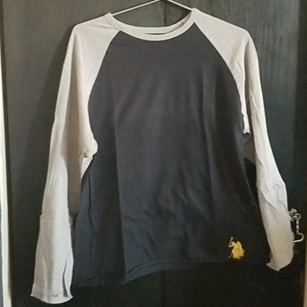Shirts - Picture 2 of 5
